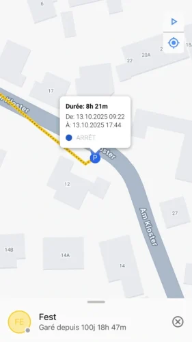 Garde un œil sur les temps de stationnement et d'immobilisation. Pour cela, appuie sur le « P » bleu clair/foncé.