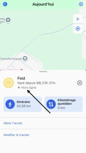 Renseigne-toi sur le statut de ton tracker (gris = hors ligne, jaune = veille, vert = en ligne).