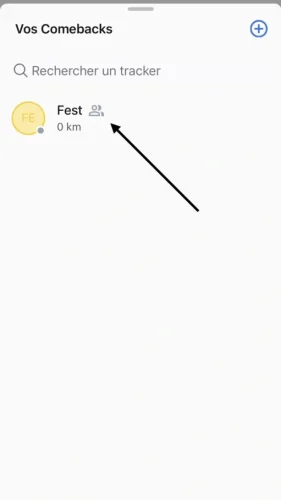 Tu peux reconnaître qu'un accès à un tracker est partagé grâce au symbole gris à côté du nom du tracker.