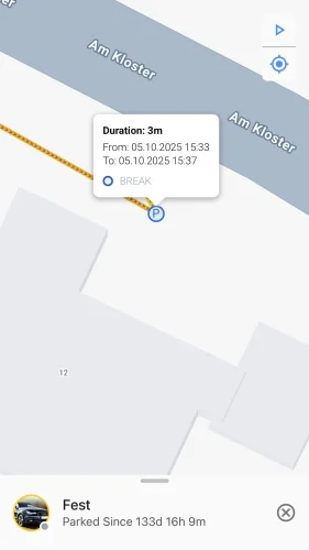 Keep an eye on parking and standing times. To do this, press the light/dark blue "P" button.