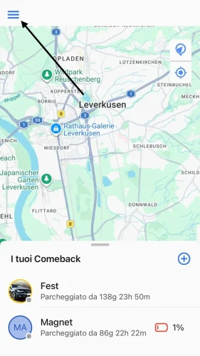 Per prima cosa, tocca le tre linee nella parte superiore dello schermo.
